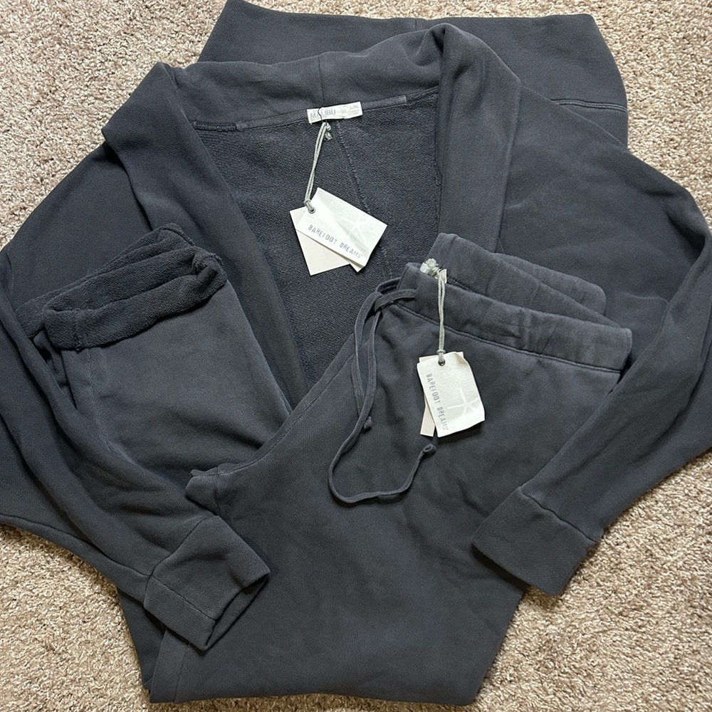 BNWT BAREFOOT DREAMS Brushed Terry Set in Faded Black- Completely Sold Out!